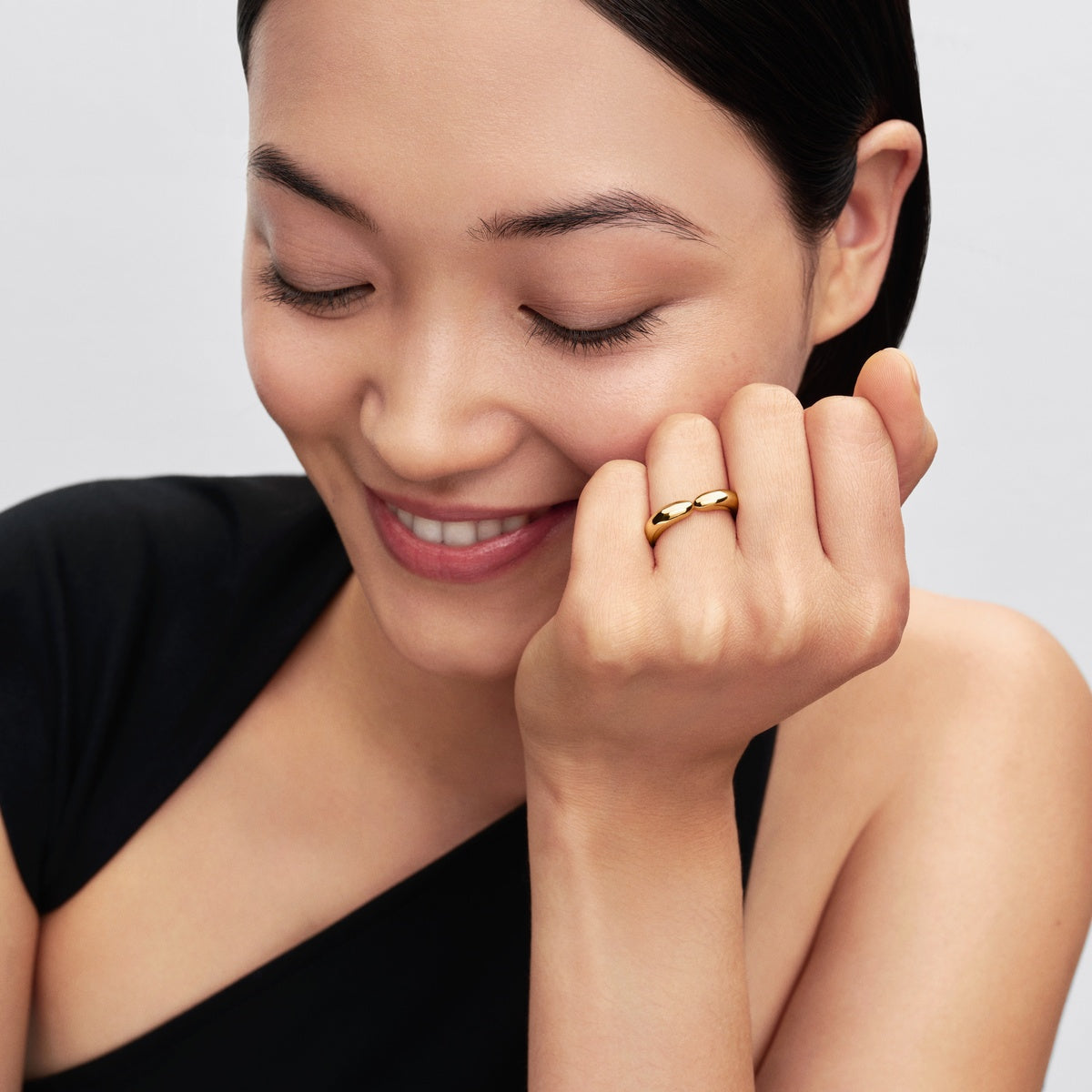 Pandora Gold Disney Winnie The Pooh Hug Ring