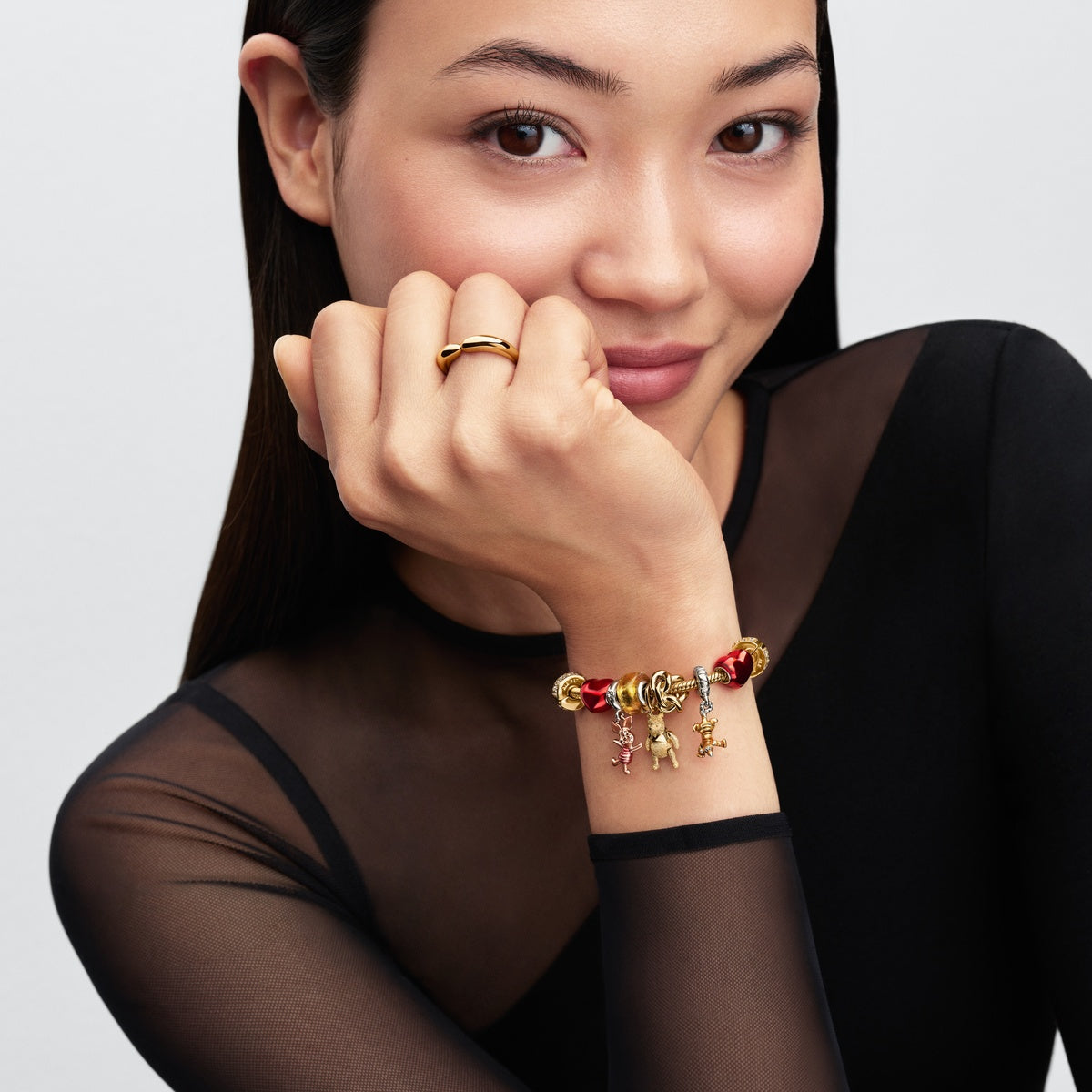 Pandora Gold Disney Winnie The Pooh Hug Ring