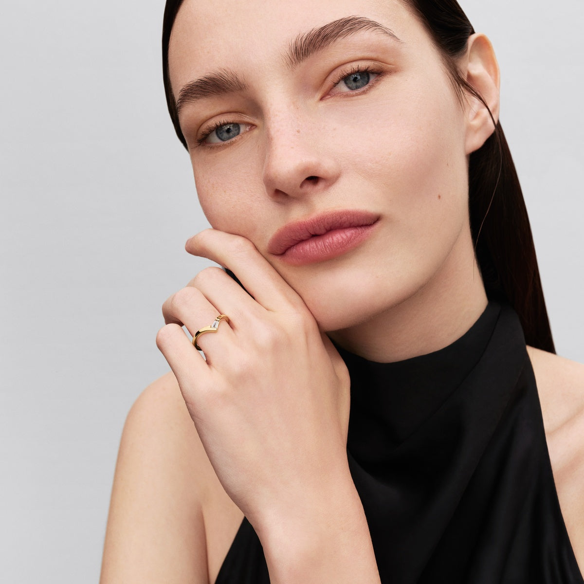 Pandora Gold Tiara Baguette Ring