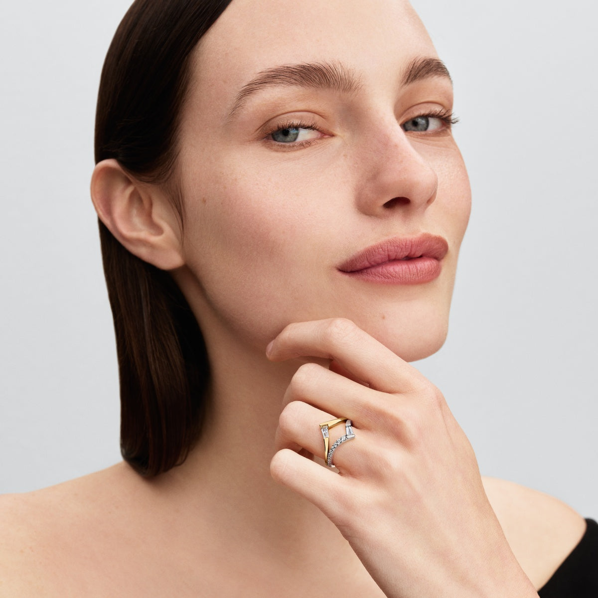Pandora Gold Tiara Baguette Ring