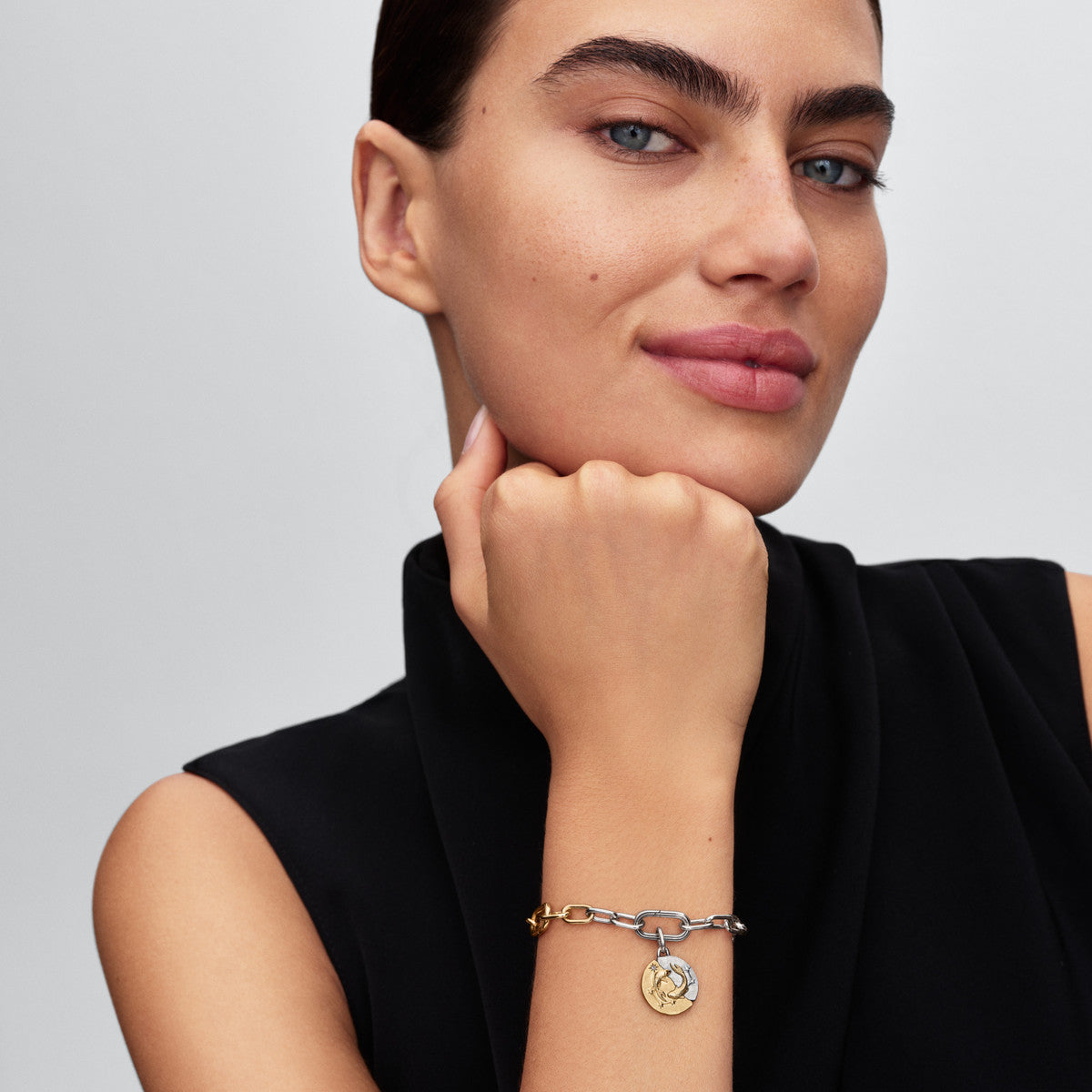 Pandora Gold Pisces Medallion Charm