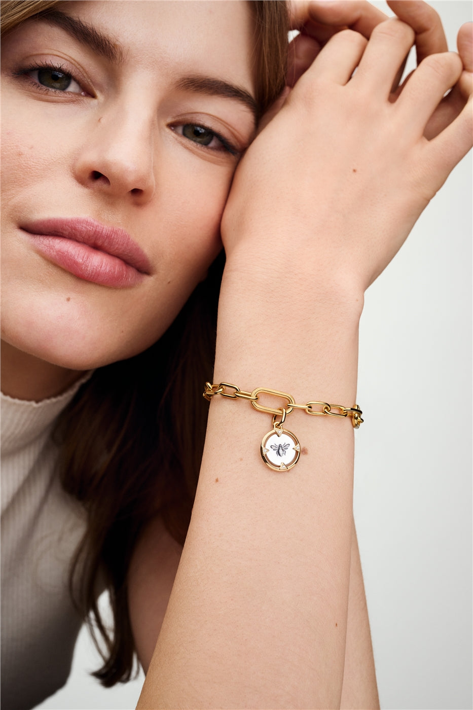 Pandora Gold Bee Medallion Charm
