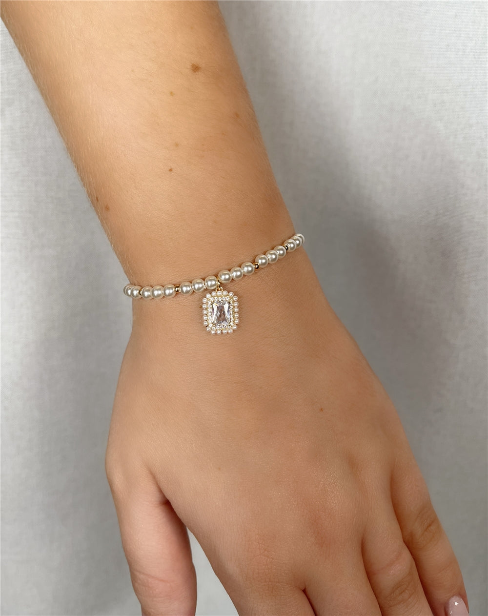 August Woods Gold Rectangle Crystal Beaded Pull Bracelet