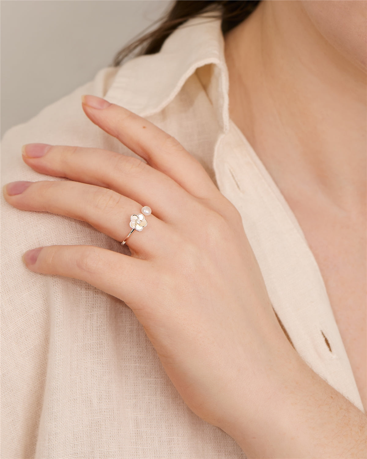 August Woods Silver Freshwater Mother of Pearl Flower Ring
