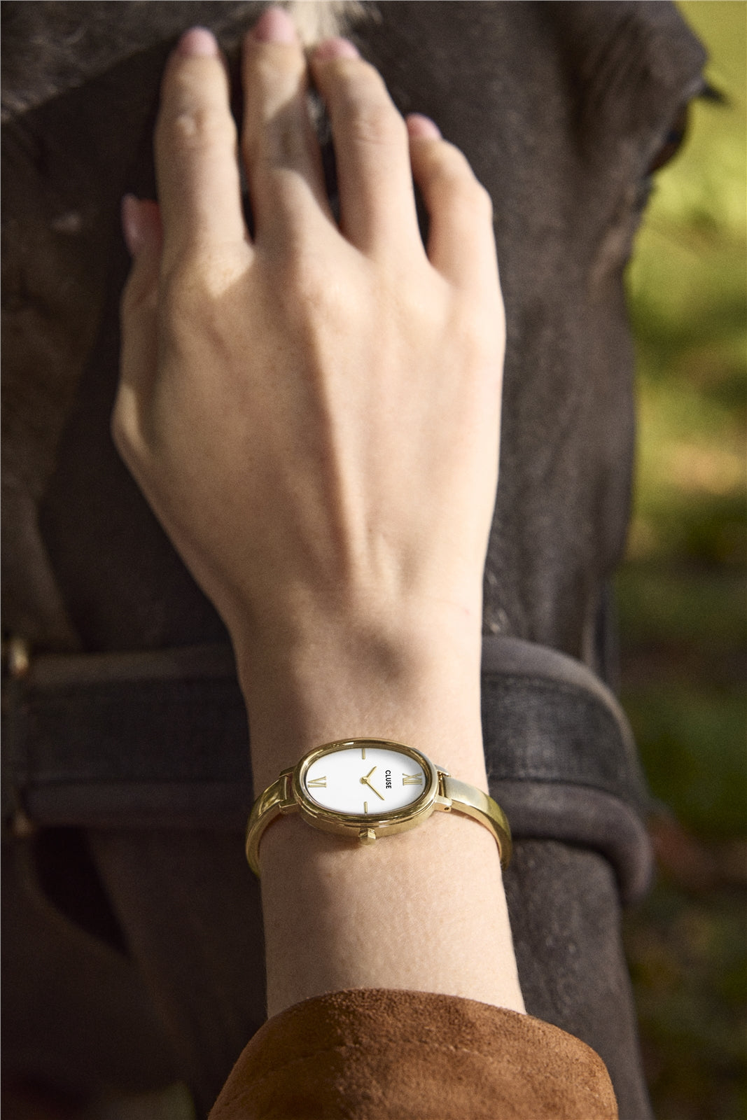 CLUSE Gold L'Ovale White Watch