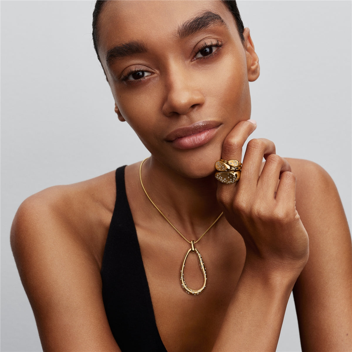 Pandora Gold Medium Stone-Set Oval Signet Ring