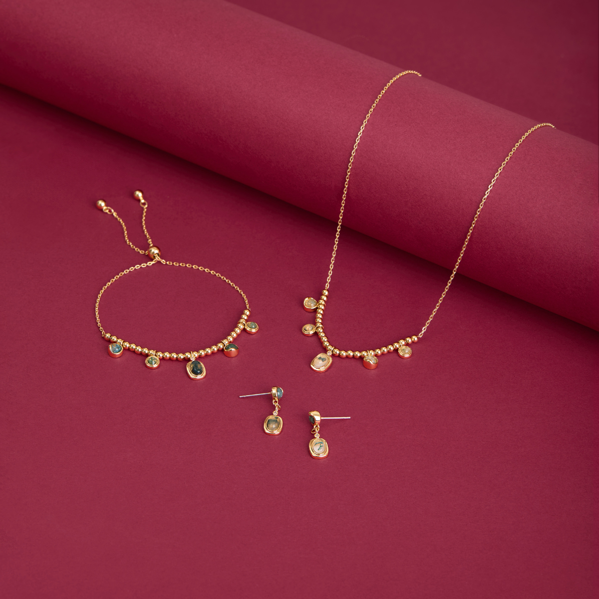 August Woods Gold Green Natural Bead Gift Set