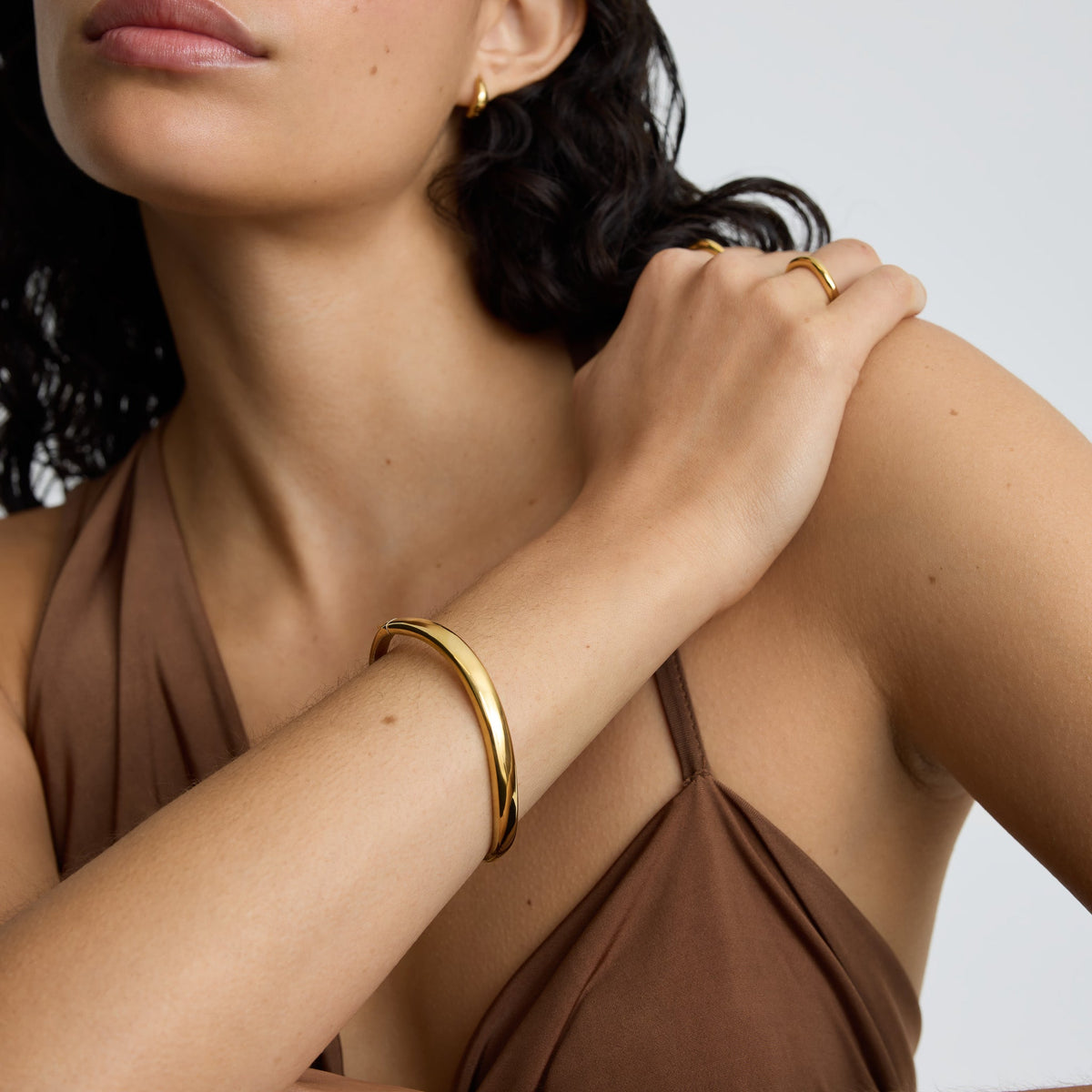 D.Louise Gold Organic Wave Hinged Bangle