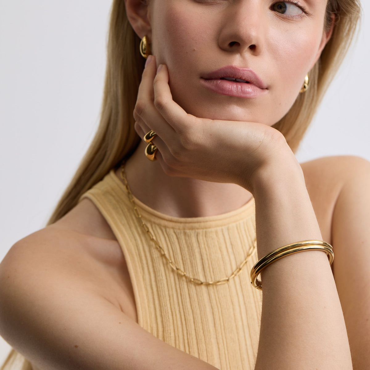 D.Louise Gold Classic Oval Hinged Bangle